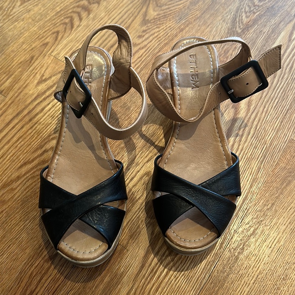 Ethem Bahar wedge size euro 39/USA 8.5-9